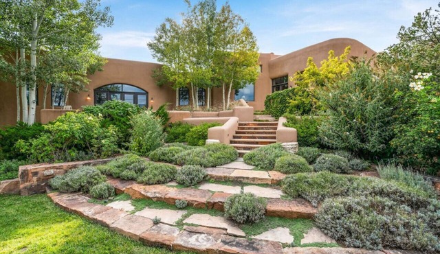 Ski Discounts! Luxury Estate w/Hot Tub & Casita in Santa Fe