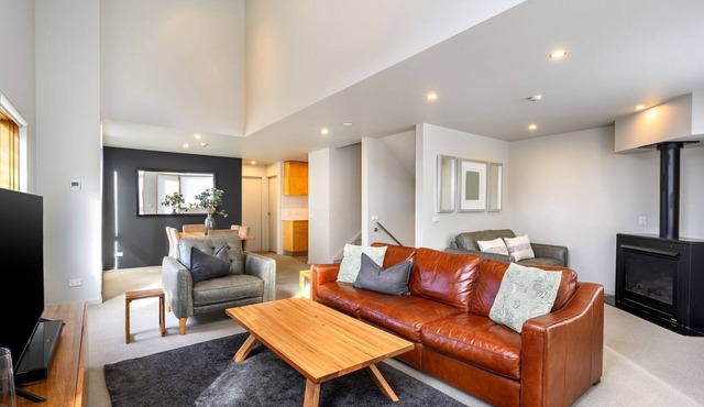Snow Stream 5 a 2 bedroom & loft apartment close to Friday Flat. in Thredbo