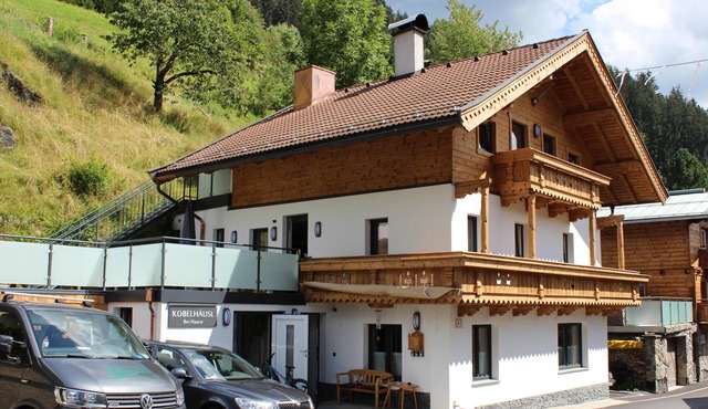 Spacious holiday home with lots of privacy in Neukirchen am Großvenediger