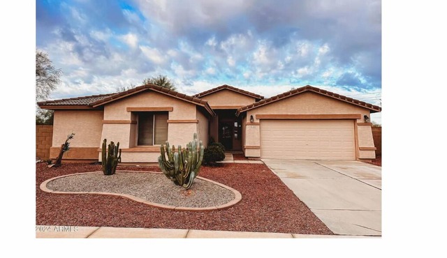Spacious 4BR Oasis w/Private Pool & Large Yard! in Casa Grande