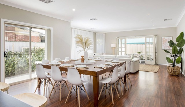 Spacious 5 Bedroom Home Ideal for Families and Large Groups in Adelaide