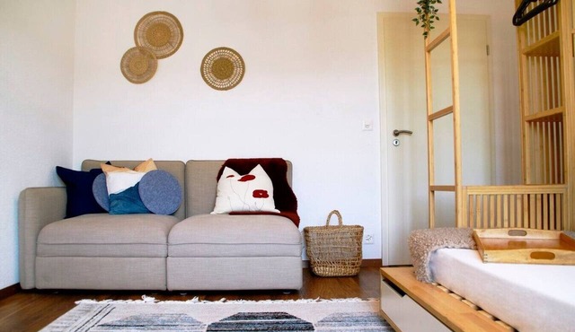 Spacious apartment with a view—parking, fully equipped in Huttwil