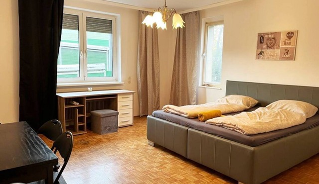 Spacious Garden Villa near Danube | For 16 Guests in Wien