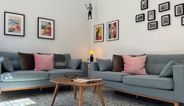 Spacious, luminous traditional apartment with 3 balconies, in protected building in Málaga