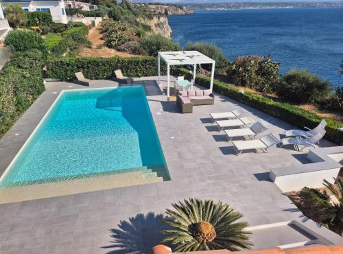 Splendida Villa con vista mozzafiato e piscina in Terrasini