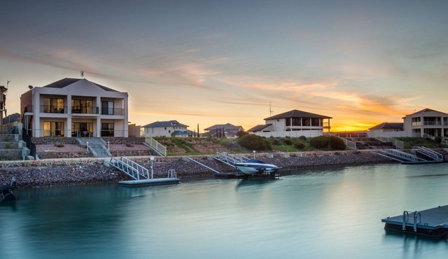 Stately Moorings - Luxury Large home with amazing views in Wallaroo