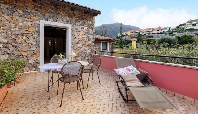 Studio Apartment 'Pesco Agriturismo La Ferla' with Wi-Fi and Air Conditioning in Toirano