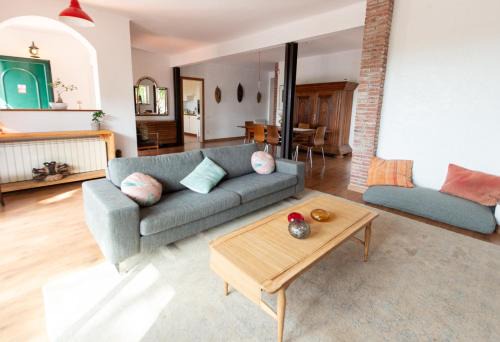 Sun & Sand Sanctuary - 2km to beach and 20km BCN! in Castelldefels