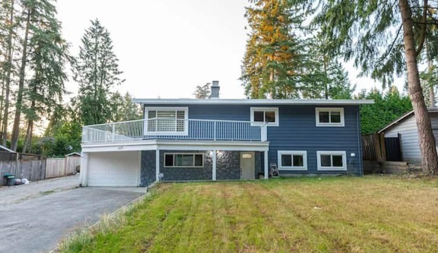 Sunny Watershed Park Retreat (ground level home) in Delta