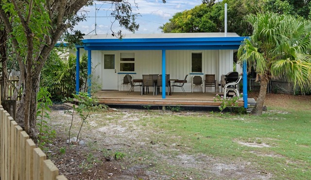 The Shack - Rainbow Beach. The Ultimate Beach Shack. Pets Welcome. Fenced yard. in Rainbow Beach