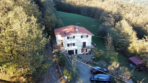 Tolasudolsa Rooms, Breakfast & Mountain Bike in Compiano