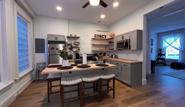 Top floor condo! Just a short walk to OTR, Fountain Square, and the Stadiums! in Cincinnati