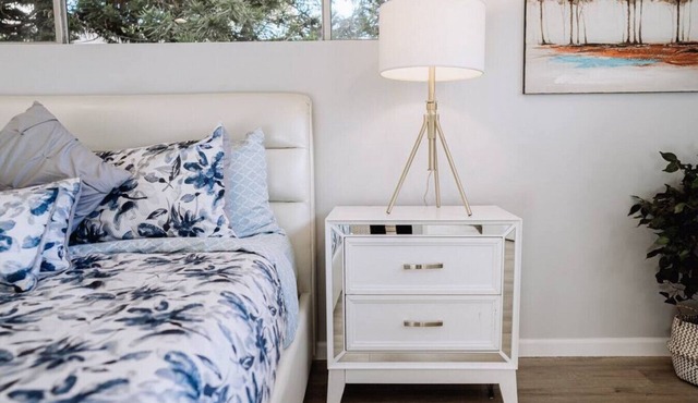 TRANQUIL NOHO GEM: 2BR TOWNHOME w/PRIVATE FENCED PATIO & CARPORT PARKING p29 in Los Angeles