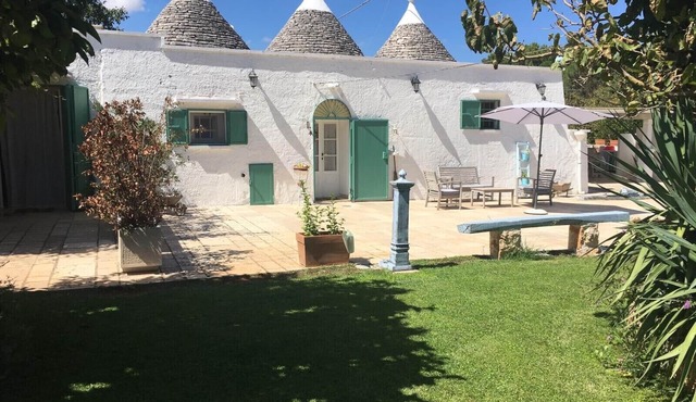 Trulli in Apulia with pool and pine forest with hammocks. a fairy tale! in Martina Franca (TA)