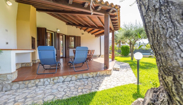 Two-level villa with private garden. Sleeps 12 in Cefalù