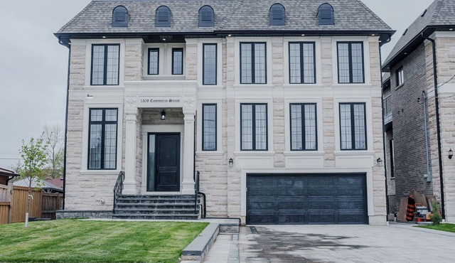 Upscale Pickering Escape | Near Lake & Dining in Pickering