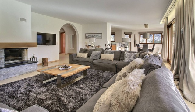 Very luxurious apartment mountain style for 10 persons, 4 bedrooms, 3 bathrooms, private laundry, wi in Champéry