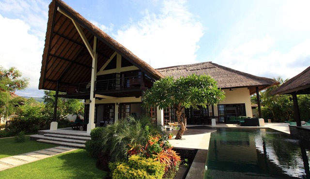Villa Baruna - Bali Beach Villa with sea view and free WIFI in Banjar