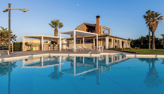Villa del Tramonto - Sea view luxury - private pool in Paceco