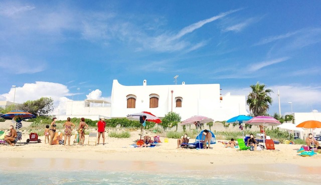 Villa directly on the beach with sea view (TL43) in Torre Lapillo