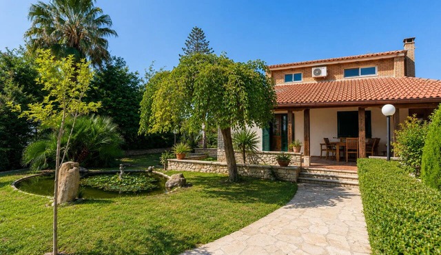 Villa in Marina Di Modica with 3 bedrooms sleeps 7 in Marina Di Modica