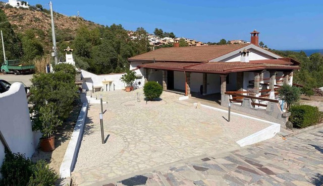Villa L in Riva dei Pini