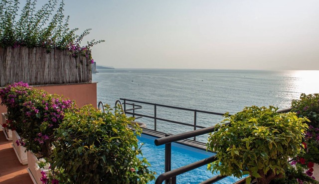 Villa Margi · Pool · Sea View in Vico Equense
