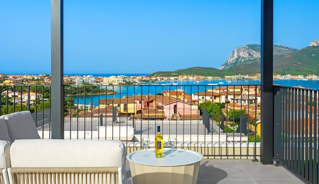 Villa Mathis by Klodge - exquisite seaview villa with pool in Golfo Aranci