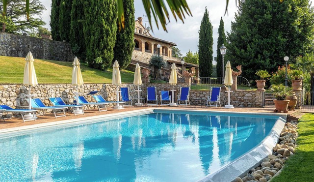 Villa Osservatorio for up to 11 with private pool, 15mins to San Gimignano in Gambassi Terme