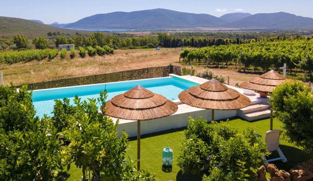 Villa 'Residenza Alla Collina Mugoni' with Sea View, Wi-Fi and Air Conditioning in Alghero