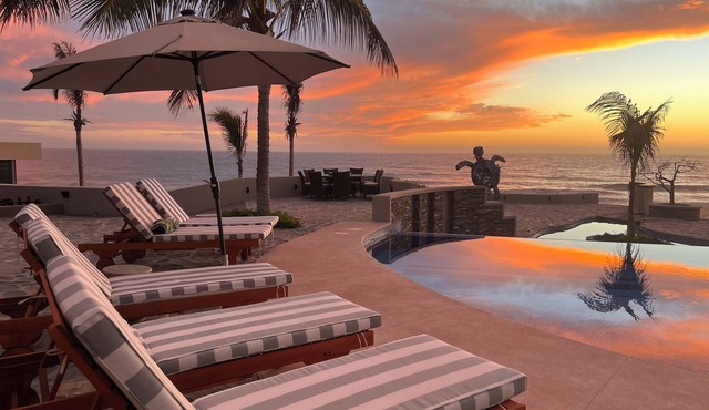 "Villa Rocas" Beachfront Luxury Villa in El Pescadero