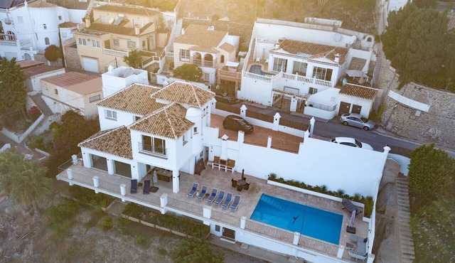 Villa 'Romantica' with Sea View, Wi-Fi and Air Conditioning in Almuñécar