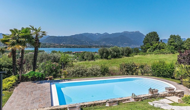 Villa Vittoria with Pool by Whale Homes in Manerba del Garda