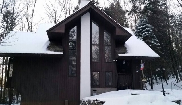 Warm & inviting 4-bedroom home, open floor plan just steps to Okemo Mtn Resort in Ludlow