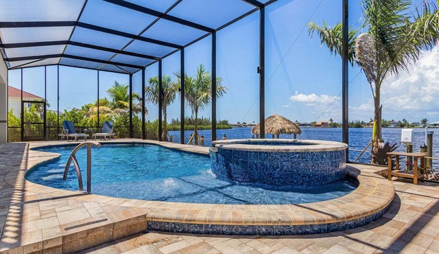 Waterfront Fun, Private Beach, Pool, Spa & Games - Laguna Lake House - Roelens in Cape Coral