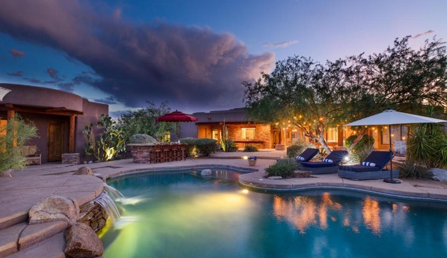 Westland by AvantStay Desert Oasis w Mountain View Pool Basketball Court in Rio Verde