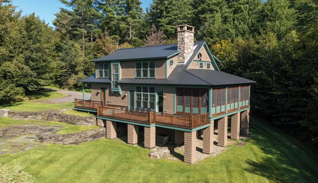 Woodland - Post and Beam Oasis is centrally located off the Mountain Road in Stowe