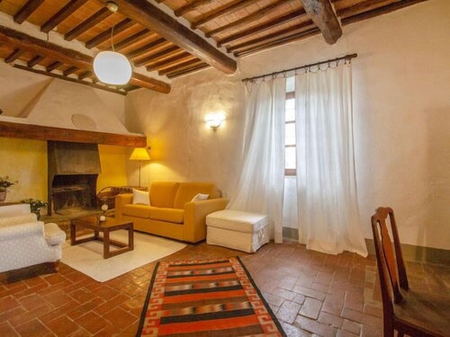 Apartment Il Poggio in Ginestra Fiorentina - 4 persons, 1 bedrooms in Ginestra Fiorentina