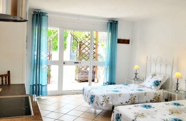 Delightful Studio 'Rubite' w/Mountain Views, sleeps 2, country holiday complex in Trapiche