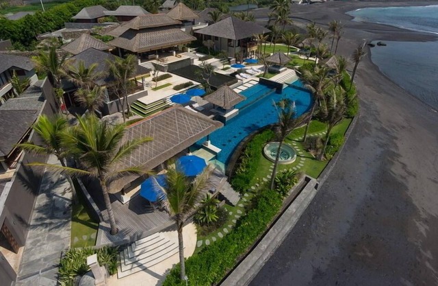 Beach Villa Pabean 