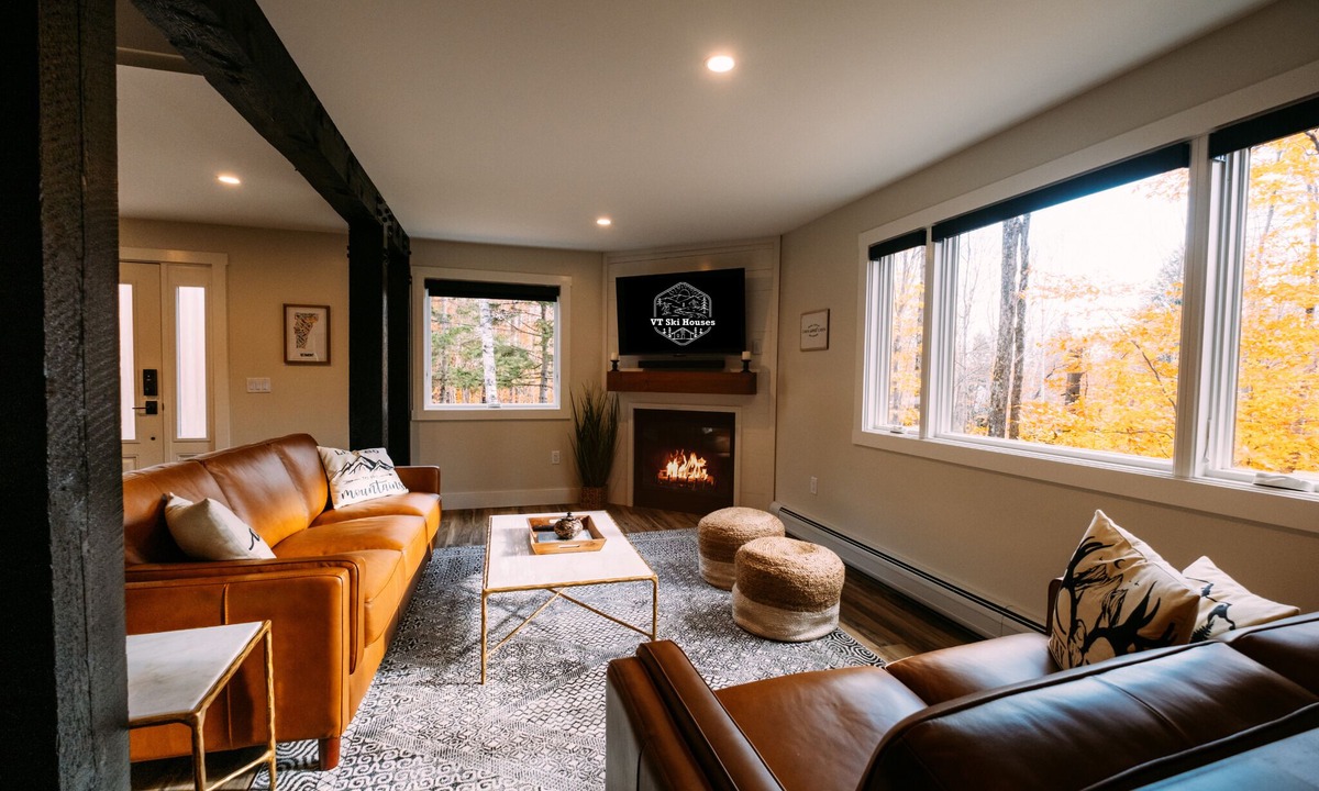 Waitsfield House | Ellen’s Edge~ Game Room~Home Theater~Hot Tub~Home Gym