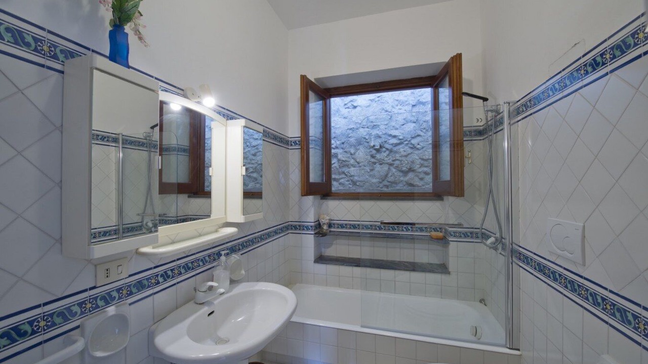 Photo of Bathroom in Chiesa Nuova