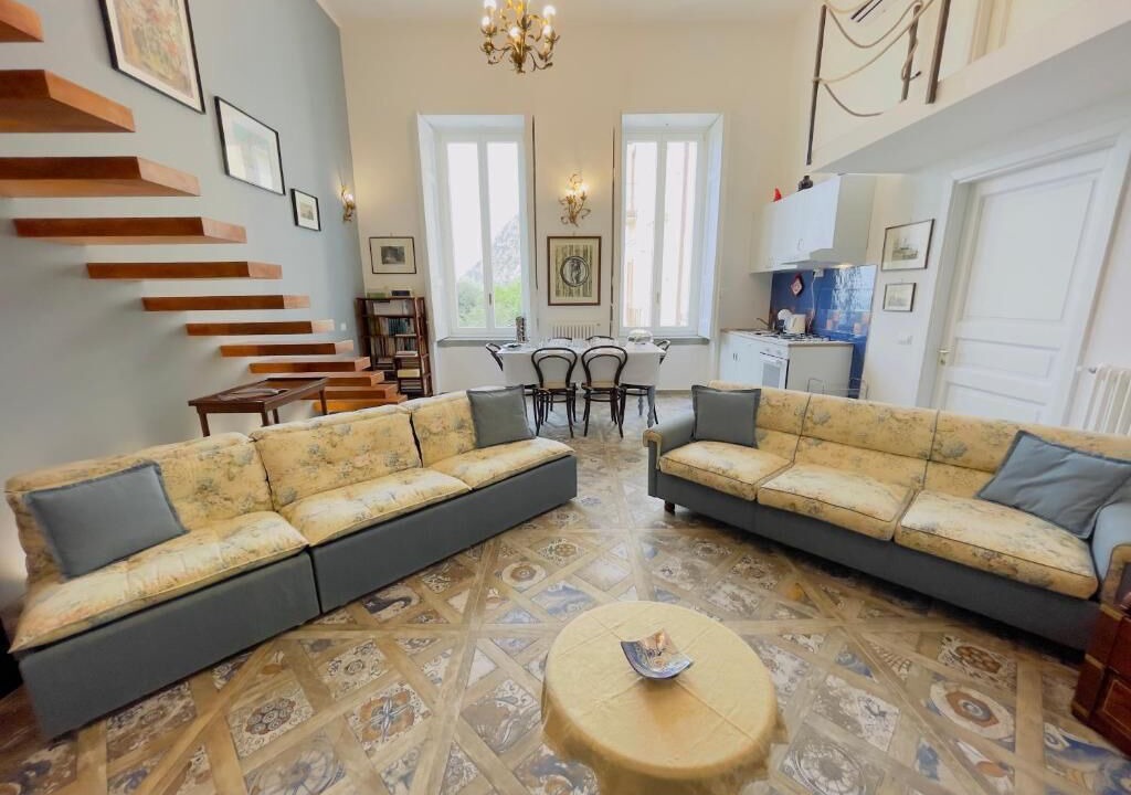 Photo of Livingroom in Meta