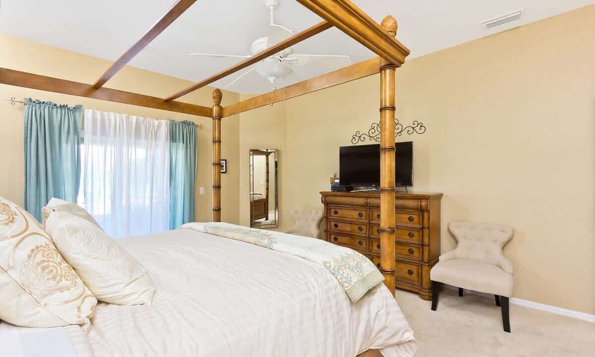 Photo of Bedroom in Caloosahatchee