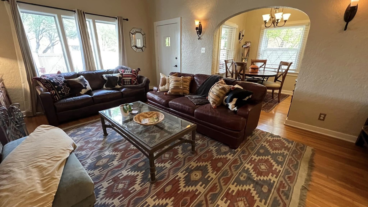 Photo of Livingroom in Sam Hughes