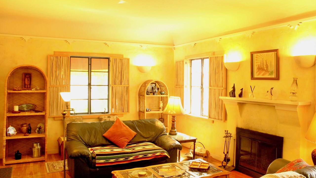Photo of Livingroom in Sam Hughes