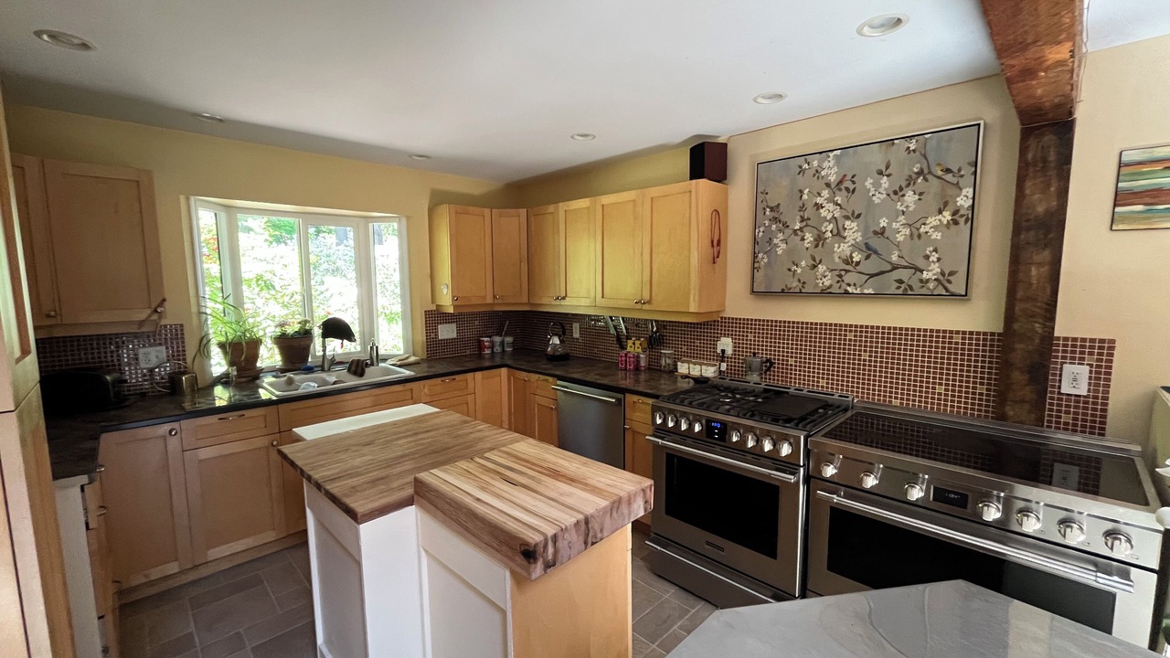 Photo of Kitchen in Saanich