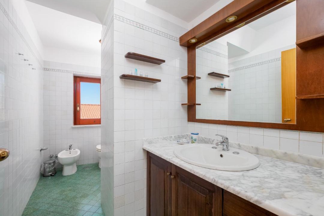 Photo of Bathroom in Meta