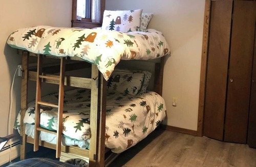 Central Vermont- Killington House | 2-Bedroom Unit in Plymouth, Vt. Central to Killington, Woodstock & Okemo!