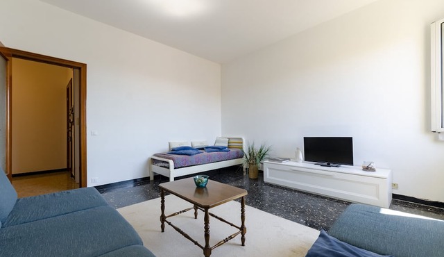 JOIVY Family Flat W/Terrace & Parking Near Beach in Sestri Levante